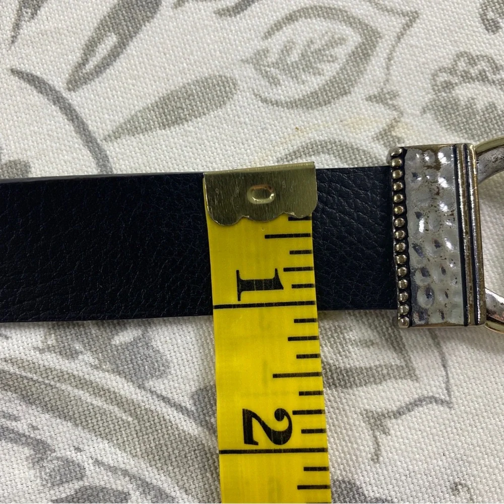Chico's Black Leather Hammered Metal Silver Circle Hook Cowgirl Buckle Belt‎ M-L